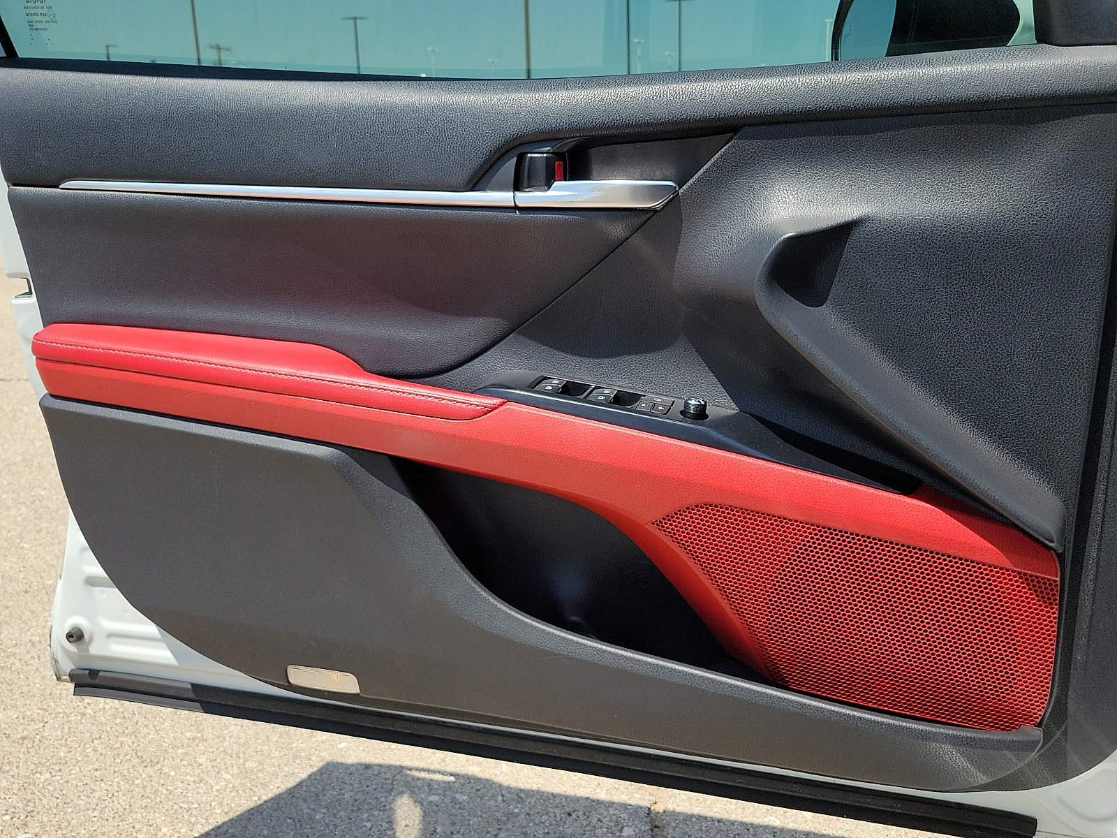 Used 2019 Toyota Camry XSE FWD image 11