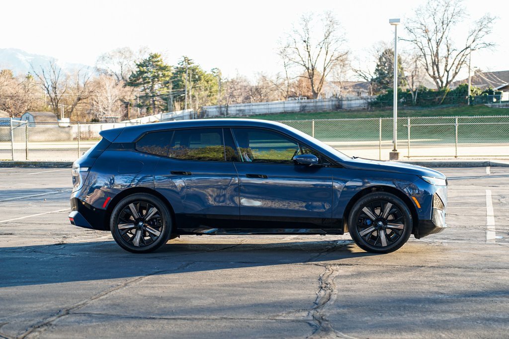 Used 2024 BMW iX xDrive50 w/ Premium Package image 4