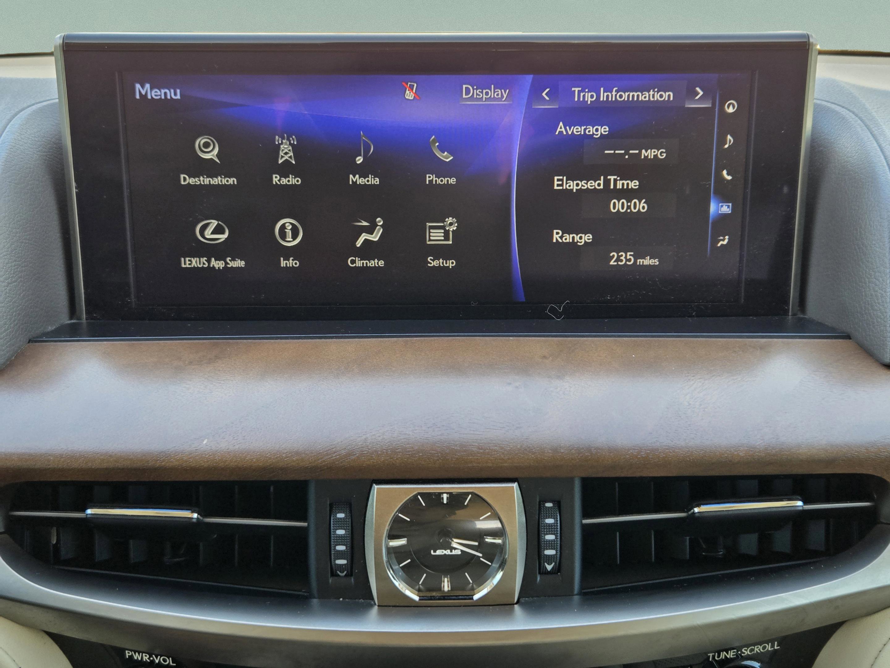 Used 2020 Lexus LX 570 4WD w/ Luxury Package image 23