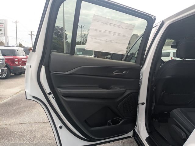 New 2026 Jeep Grand Cherokee L Laredo w/ Trailer Tow Package image 24