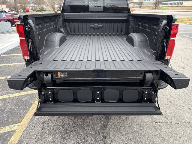 New 2026 Chevrolet Silverado 2500 ZR2 image 10