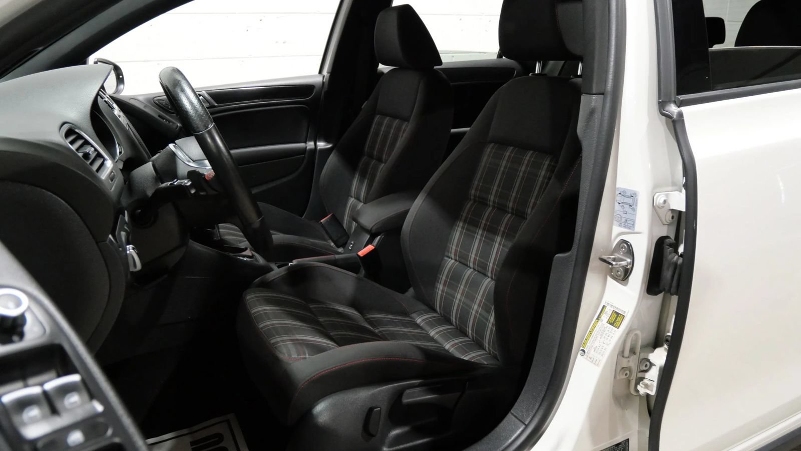 Used 2013 Volkswagen GTI 4-Door FWD image 8