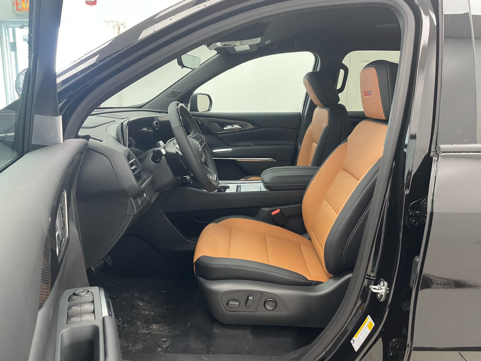 New 2027 Chevrolet Traverse Z71 w/ Enhanced Driving Package AWD/4WD image 8