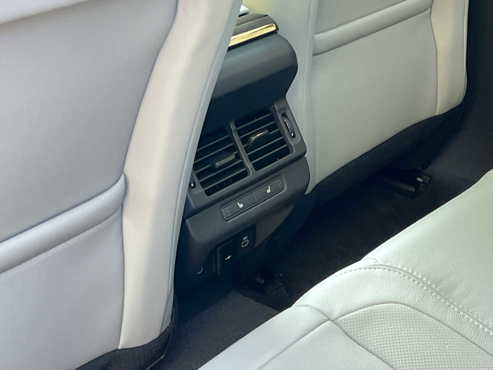 Certified 2025 Land Rover Range Rover Evoque S image 17