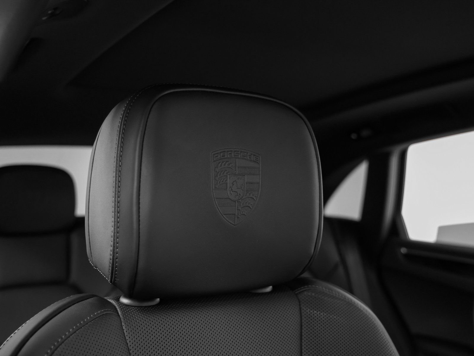 Certified 2025 Porsche Macan image 21