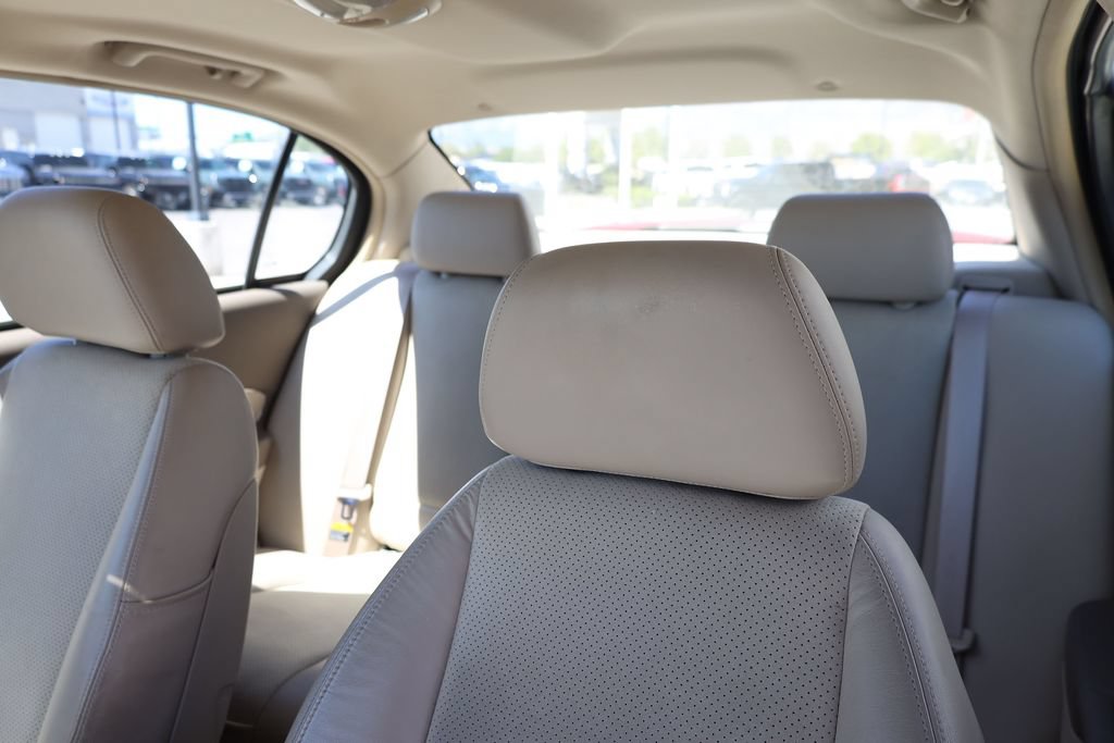 Used 2004 Chevrolet Malibu LT w/ Preferred Equipment Group FWD image 16