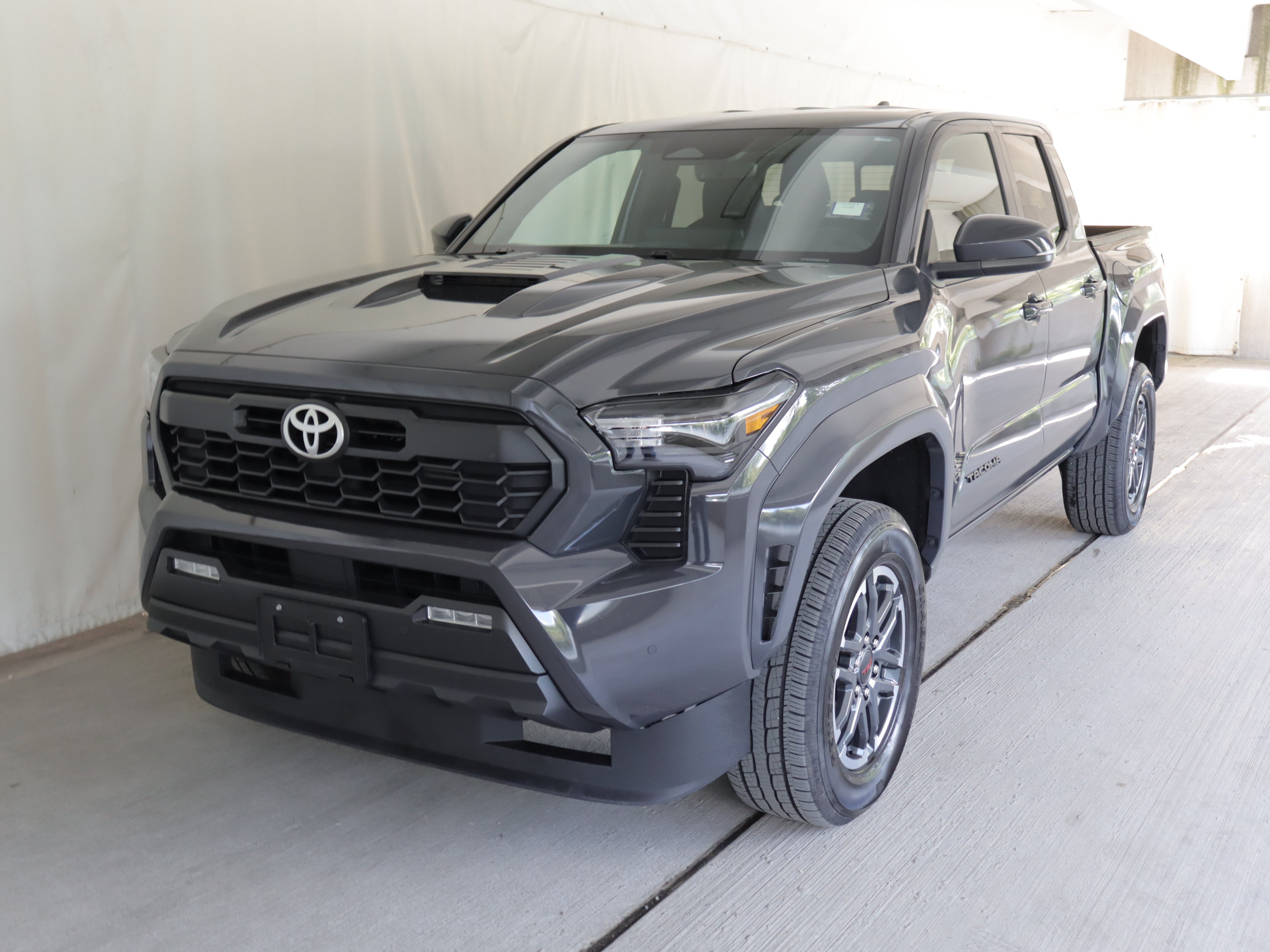 Used 2024 Toyota Tacoma TRD Sport w/ TRD Sport Upgrade Package AWD/4WD image 20