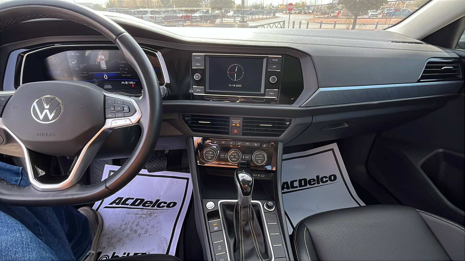 Used 2024 Volkswagen Jetta SE image 19