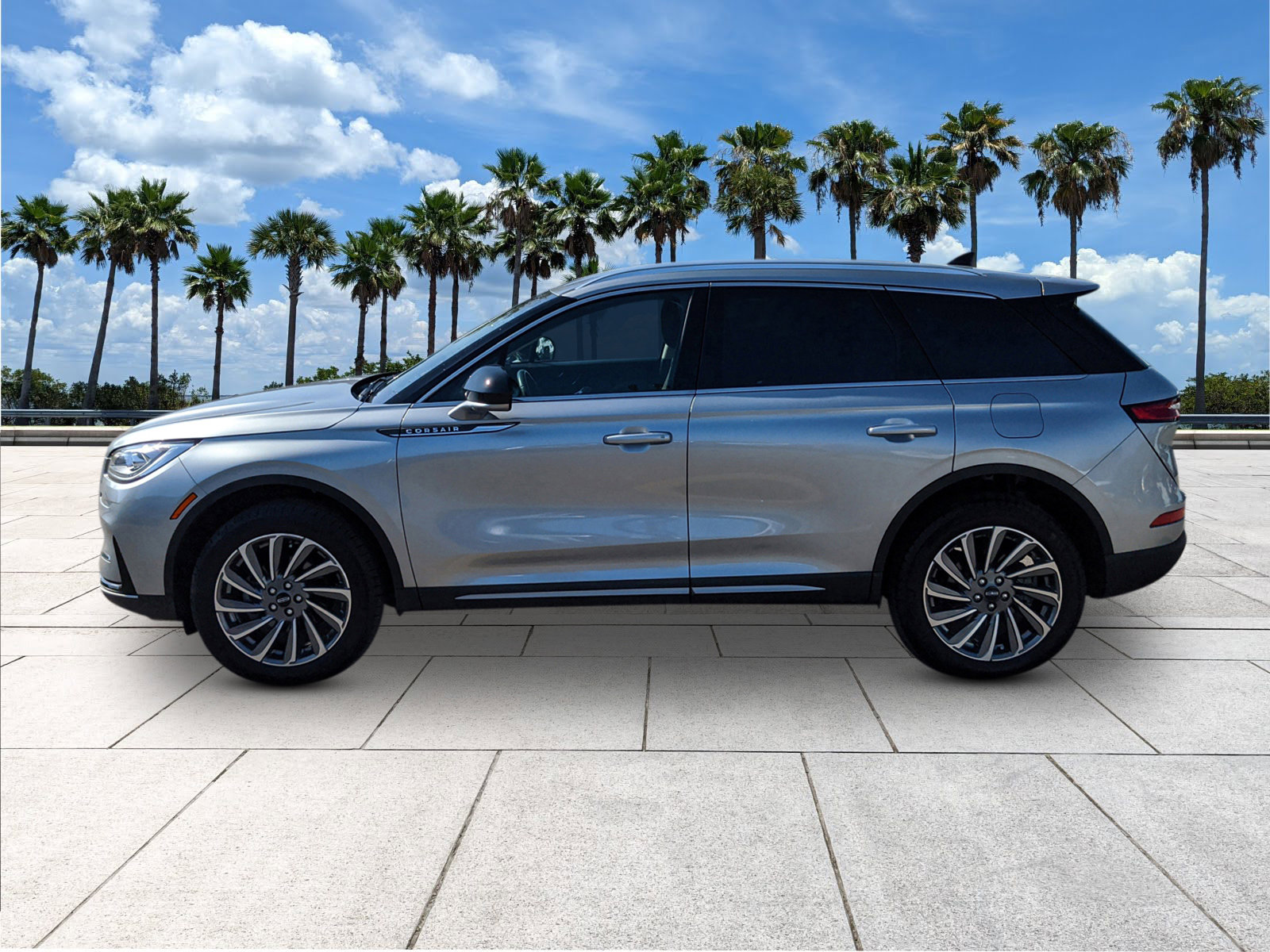 Used 2024 Lincoln Corsair Reserve image 5