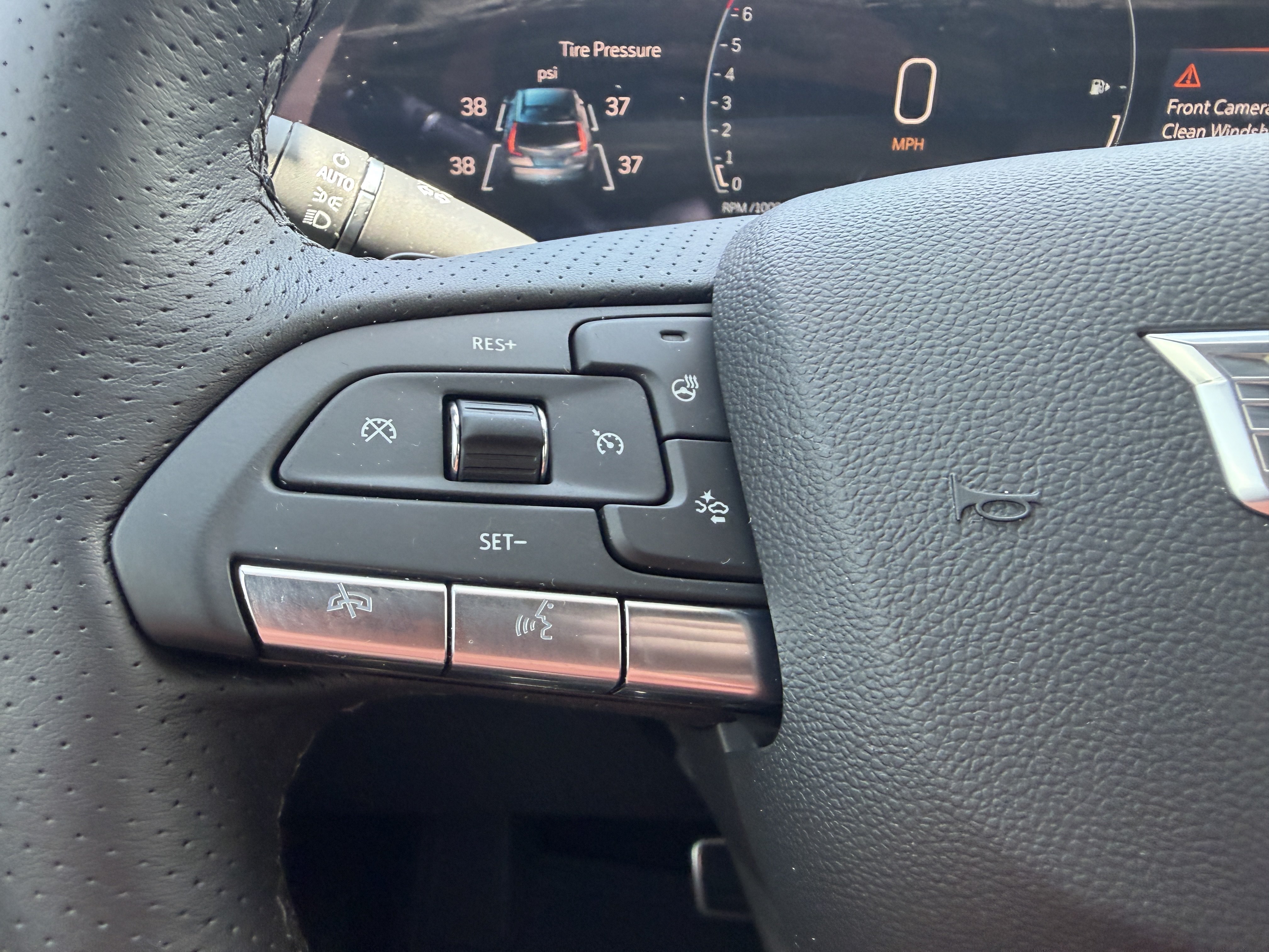 Used 2025 Cadillac XT4 Sport w/ LPO, Onyx Lite Package AWD/4WD image 25