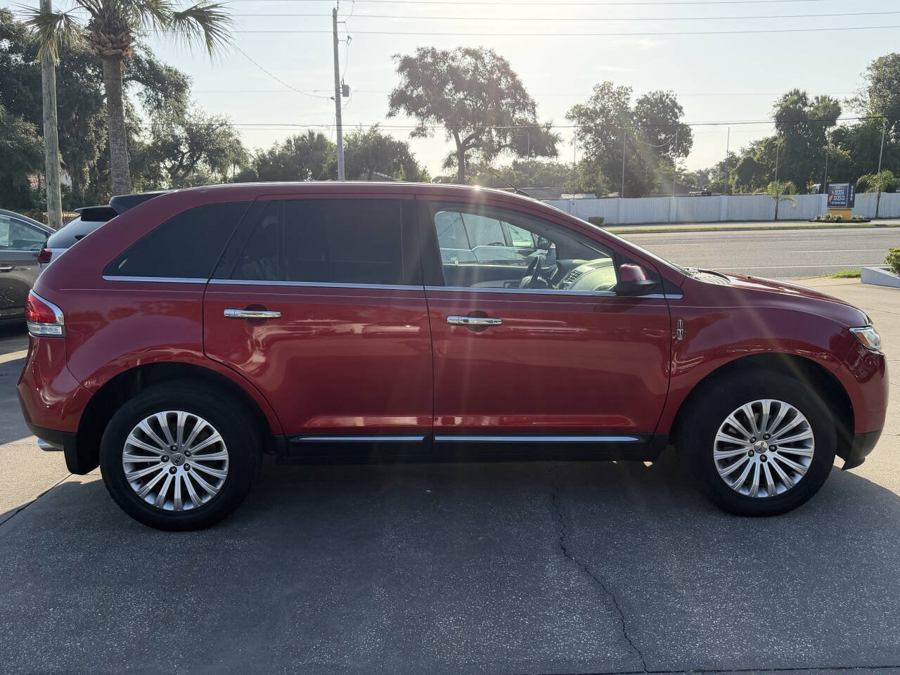 Used 2012 Lincoln MKX FWD image 9