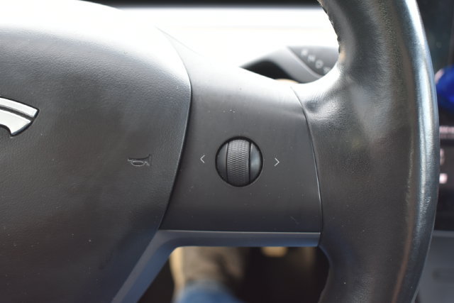 Used 2018 Tesla Model 3 Long Range RWD image 22