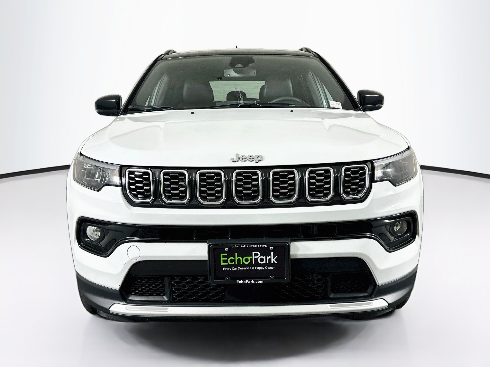 Used 2025 Jeep Compass Limited AWD/4WD image 2