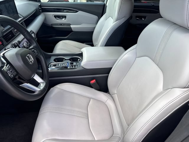 Used 2025 Honda Pilot Touring image 11