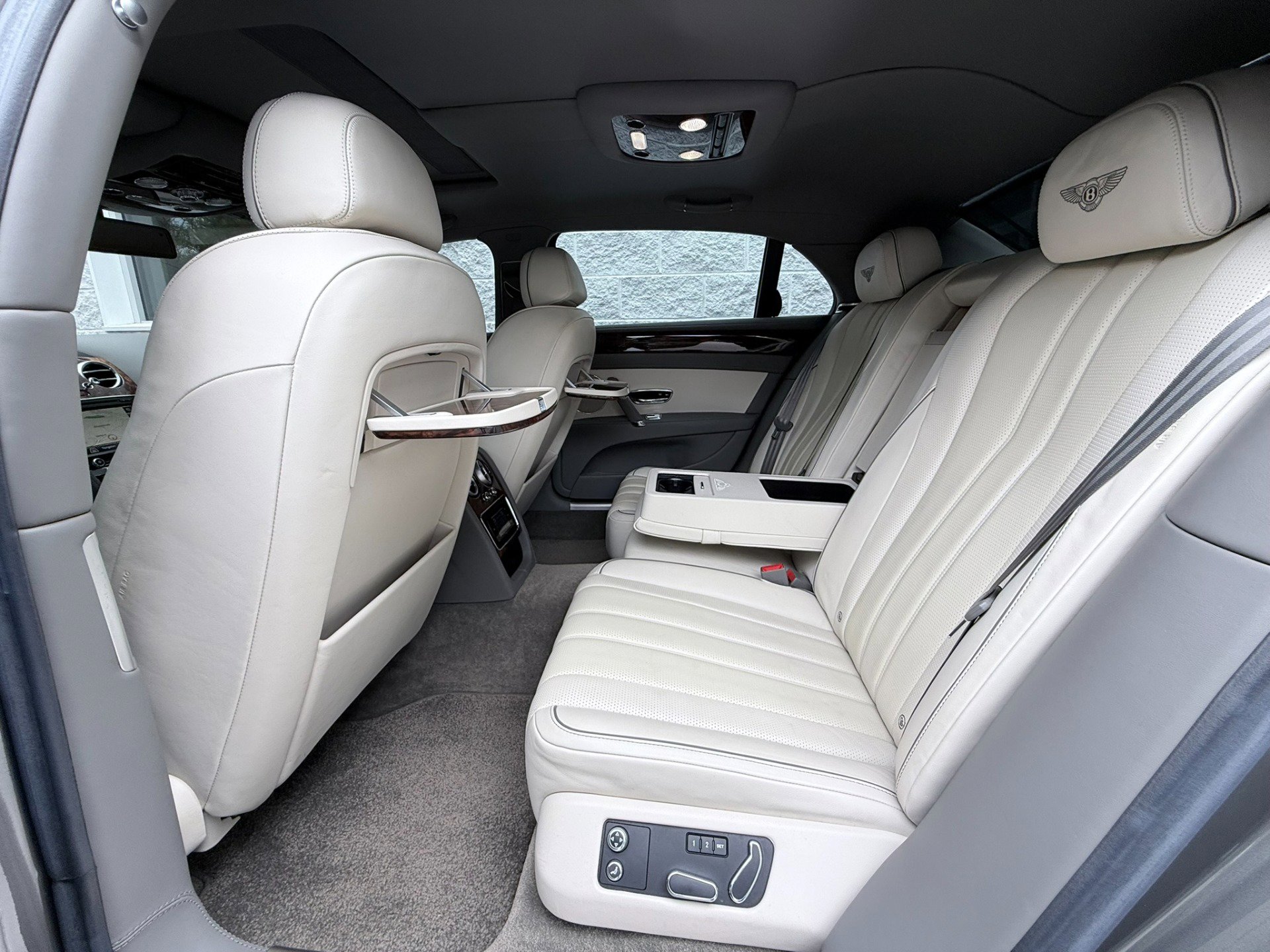 Used 2015 Bentley Flying Spur V8 AWD/4WD image 21