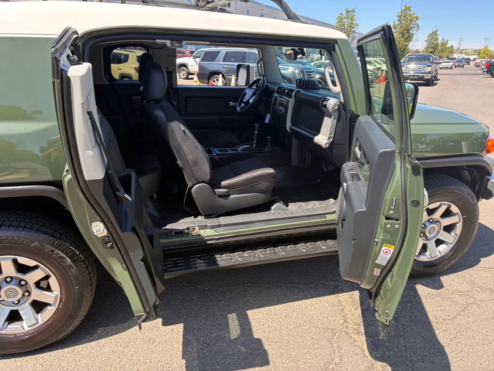 Used 2014 Toyota FJ Cruiser 4WD w/ Upgrade Package image 35