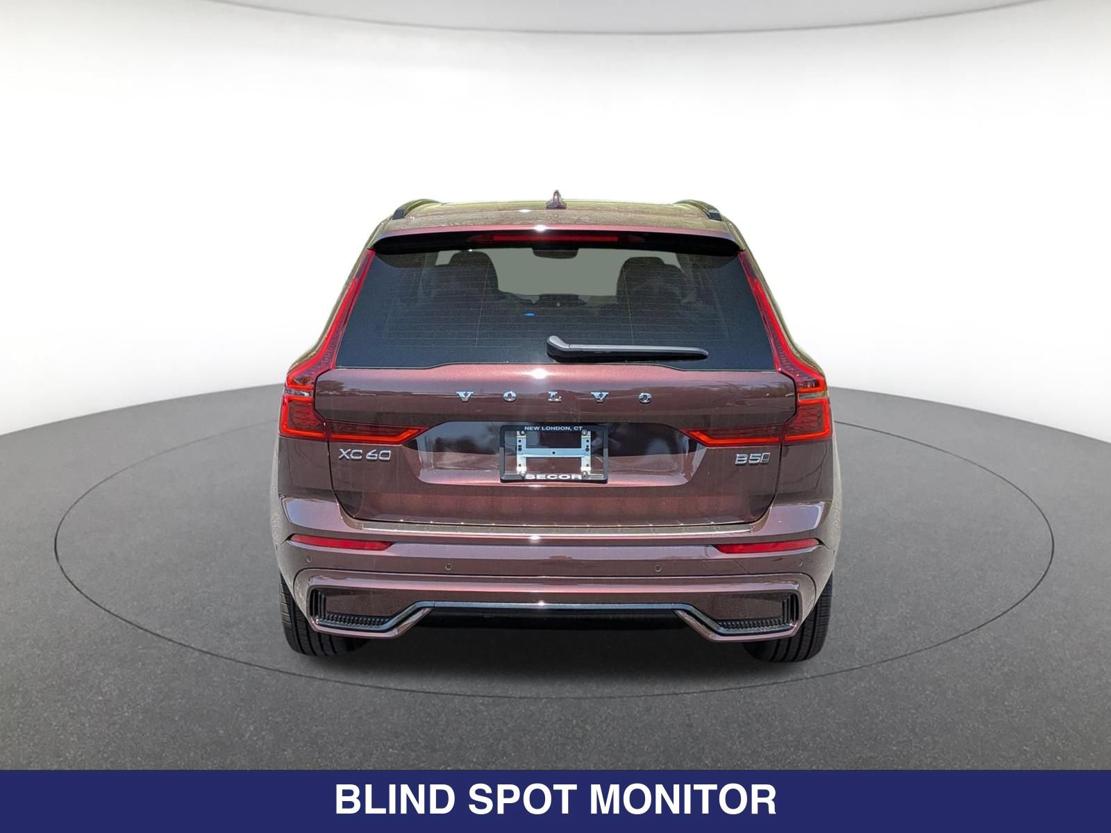 New 2026 Volvo XC60 B5 Plus w/ Protection Package Premier AWD/4WD image 8