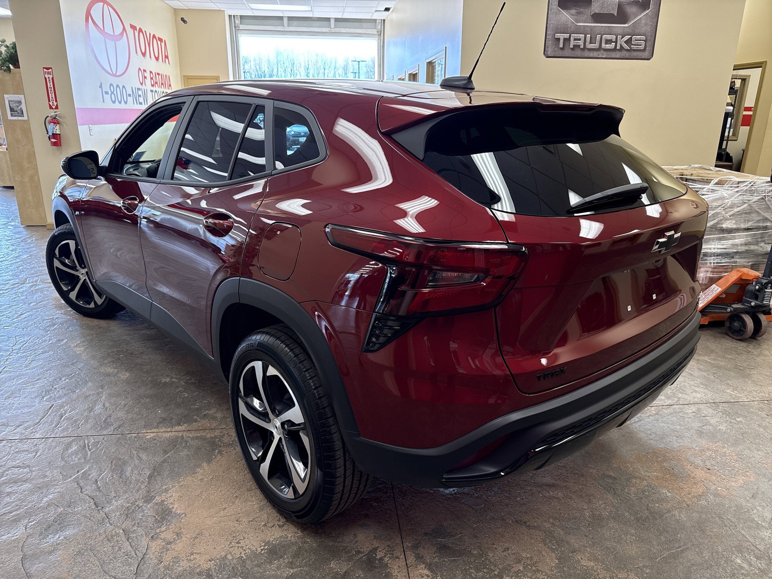 Used 2024 Chevrolet Trax RS FWD image 9