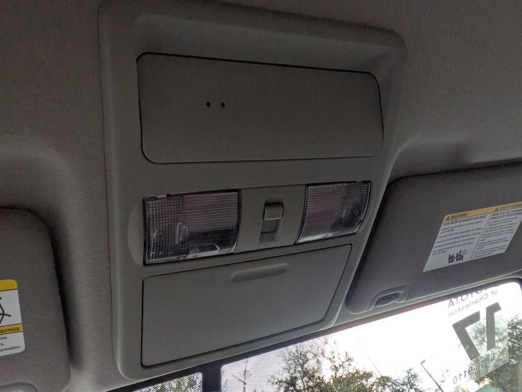 Used 2017 Nissan Frontier SV image 21