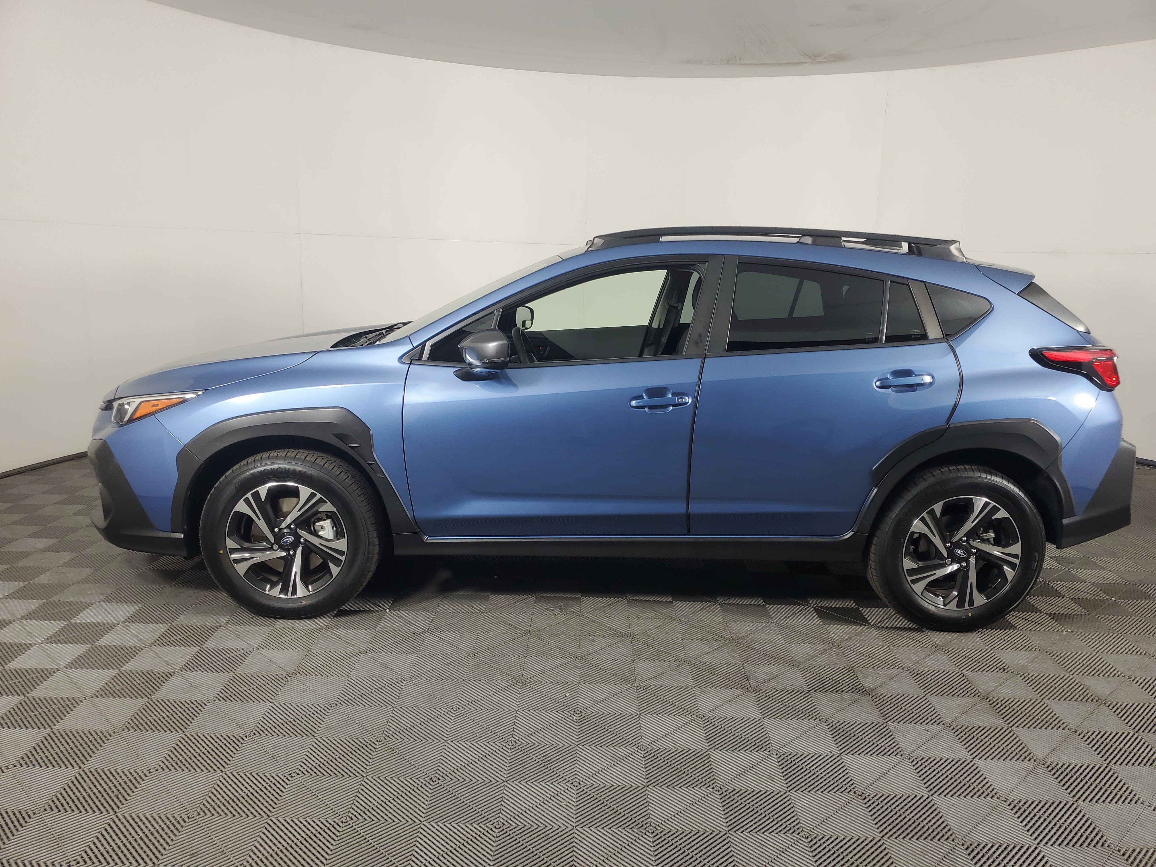 Used 2024 Subaru Crosstrek 2.0i Premium AWD/4WD image 7
