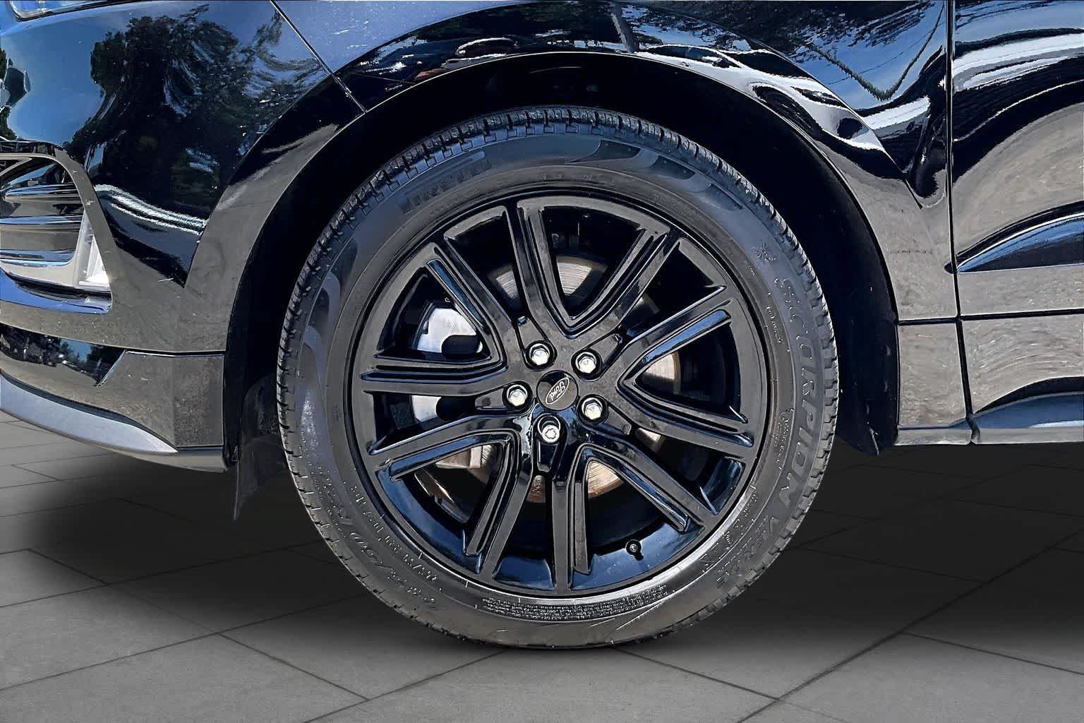 Used 2022 Ford Edge ST-Line w/ Class II Trailer Tow Package AWD/4WD image 20