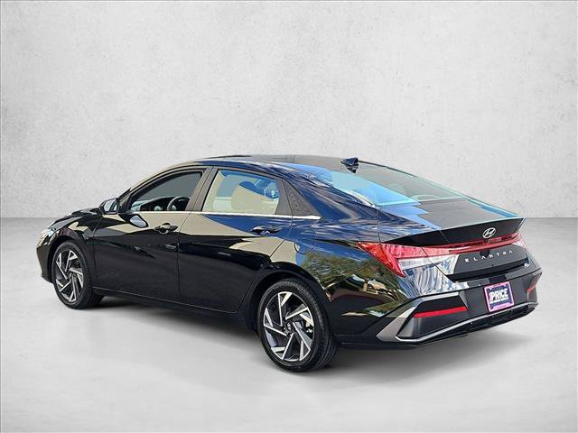 Used 2025 Hyundai Elantra SEL FWD image 8