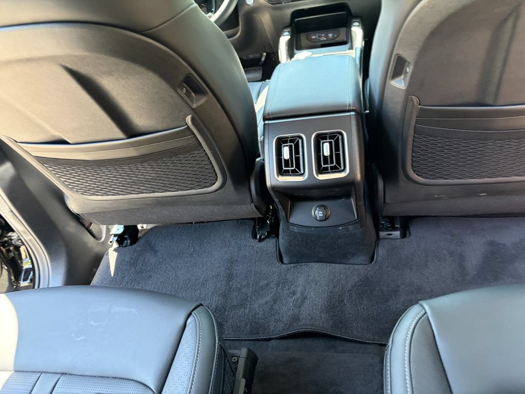 Used 2025 Kia Sorento EX AWD/4WD image 24