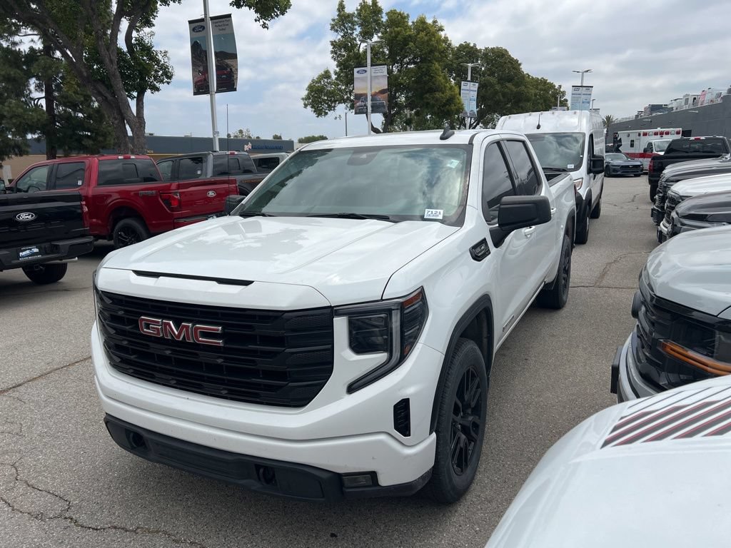 Used 2023 GMC Sierra 1500 Elevation AWD/4WD image 1