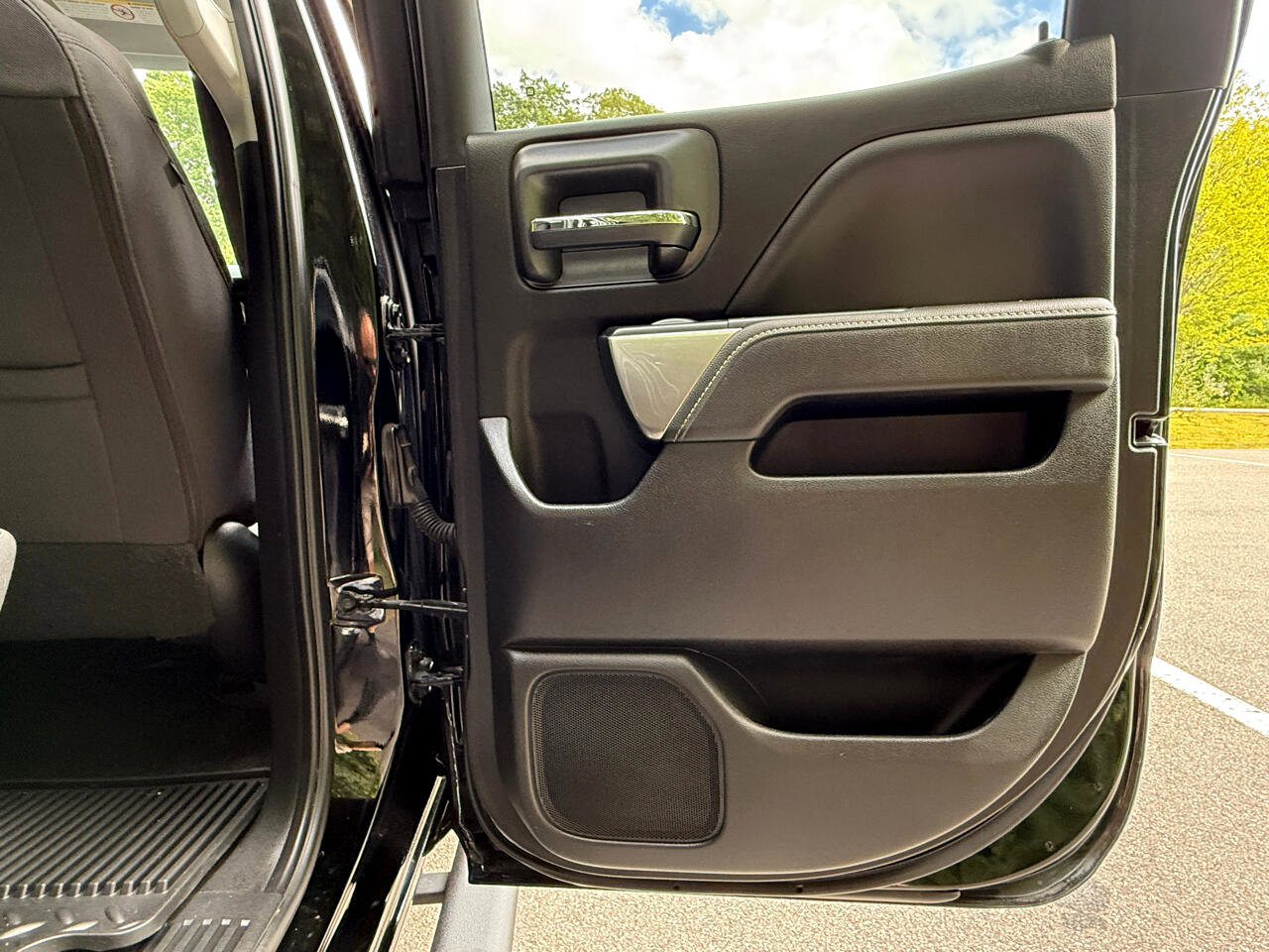 Used 2018 Chevrolet Silverado 2500 LT w/ LT Convenience Package image 31