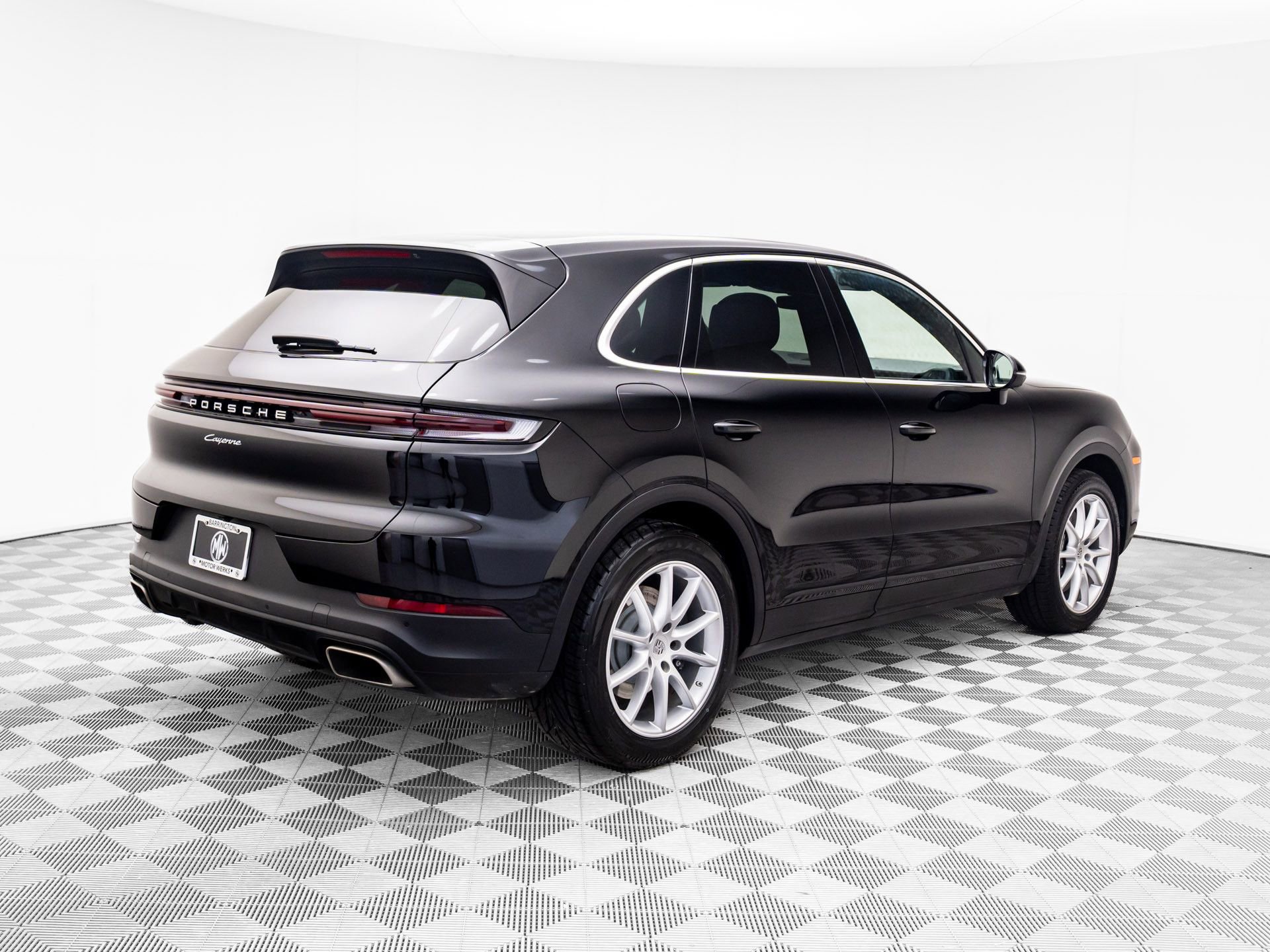 Used 2024 Porsche Cayenne image 7