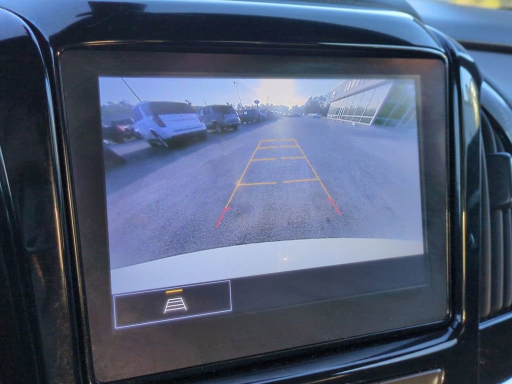 Used 2023 Chevrolet Traverse LT FWD image 21