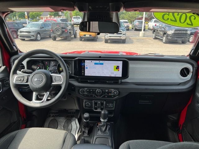 Certified 2025 Jeep Wrangler Unlimited Sahara AWD/4WD image 15