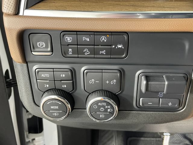 Certified 2025 Chevrolet Tahoe High Country AWD/4WD image 15