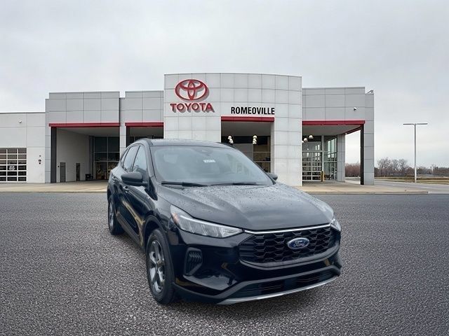 Used 2025 Ford Escape ST-Line FWD image 1