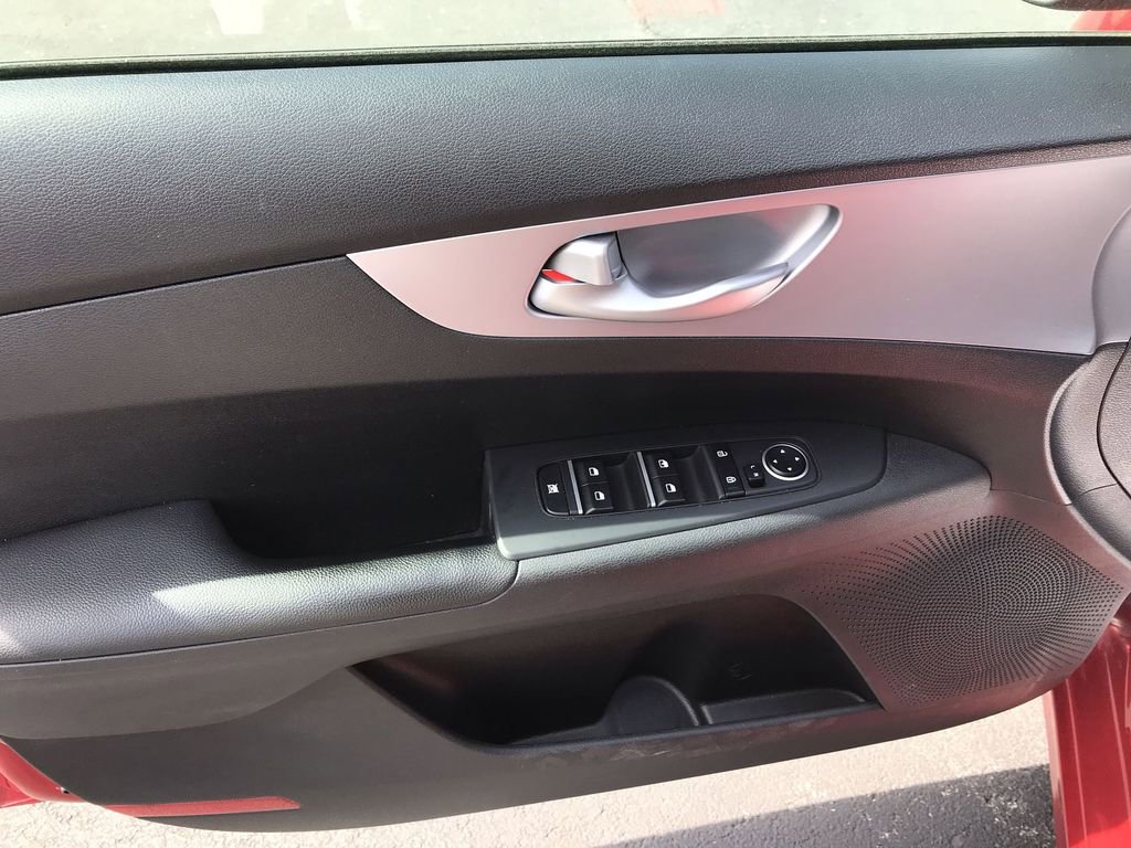 Used 2022 Kia Forte LXS FWD image 13