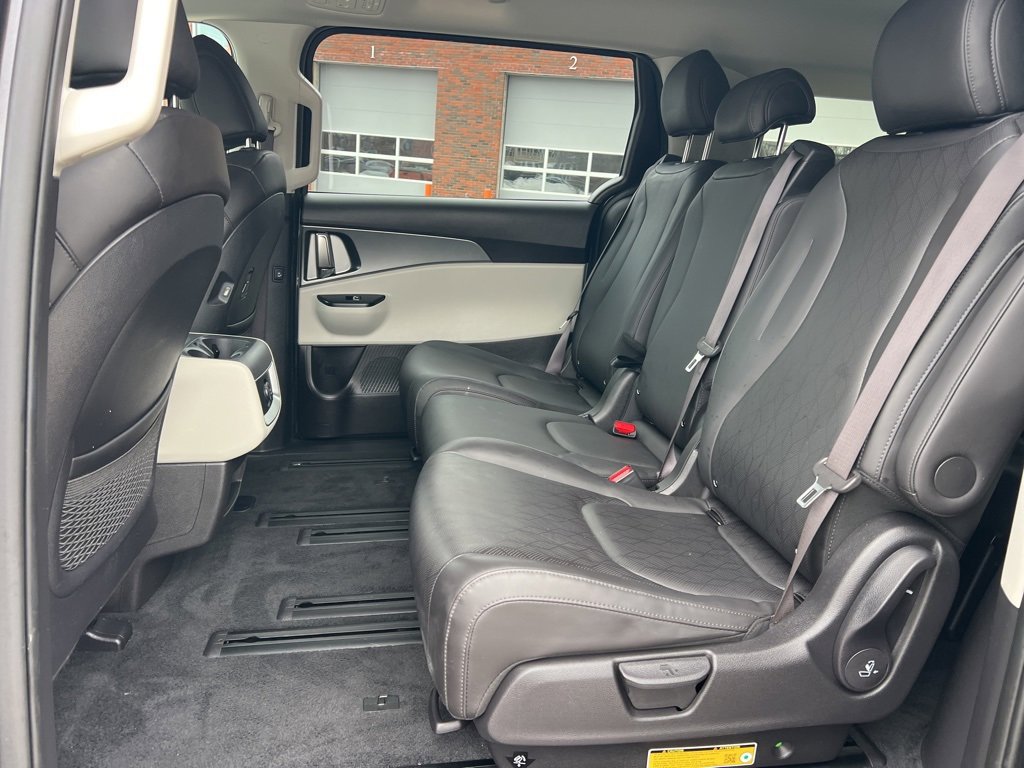 Certified 2024 Kia Carnival LX image 21
