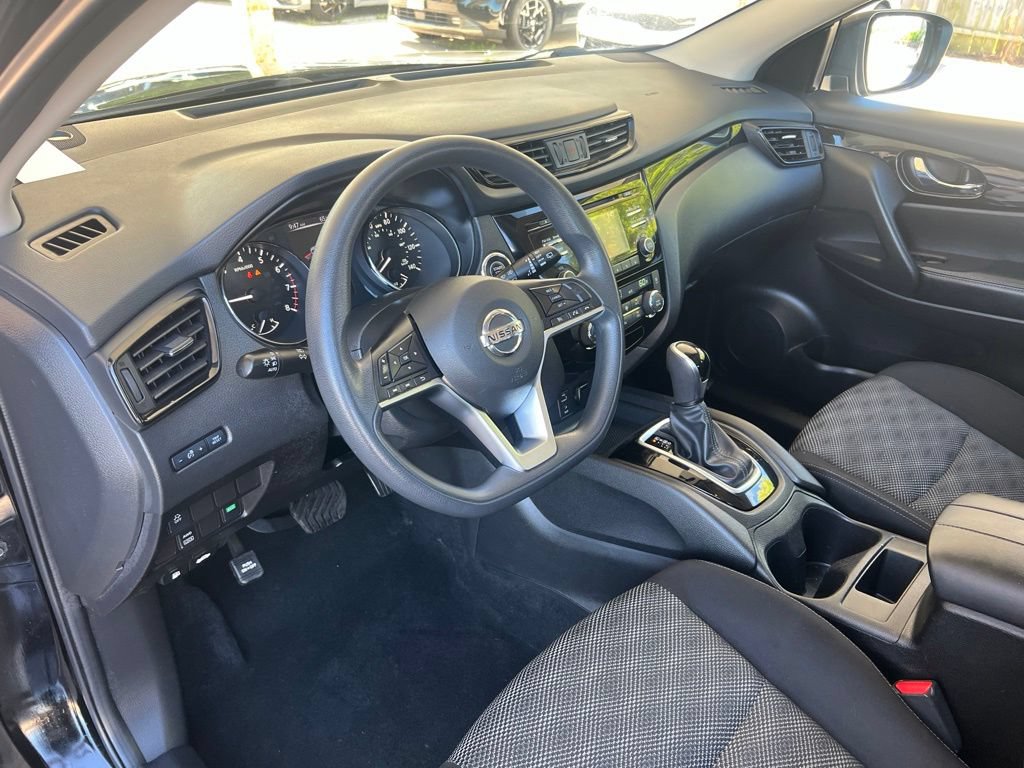 Used 2017 Nissan Rogue Sport SV AWD/4WD image 6