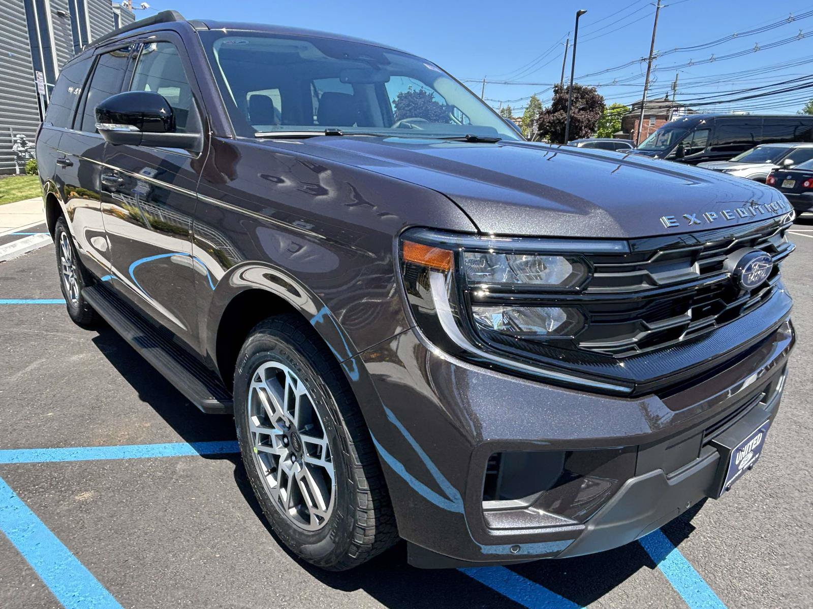 New 2026 Ford Expedition Active AWD/4WD image 4