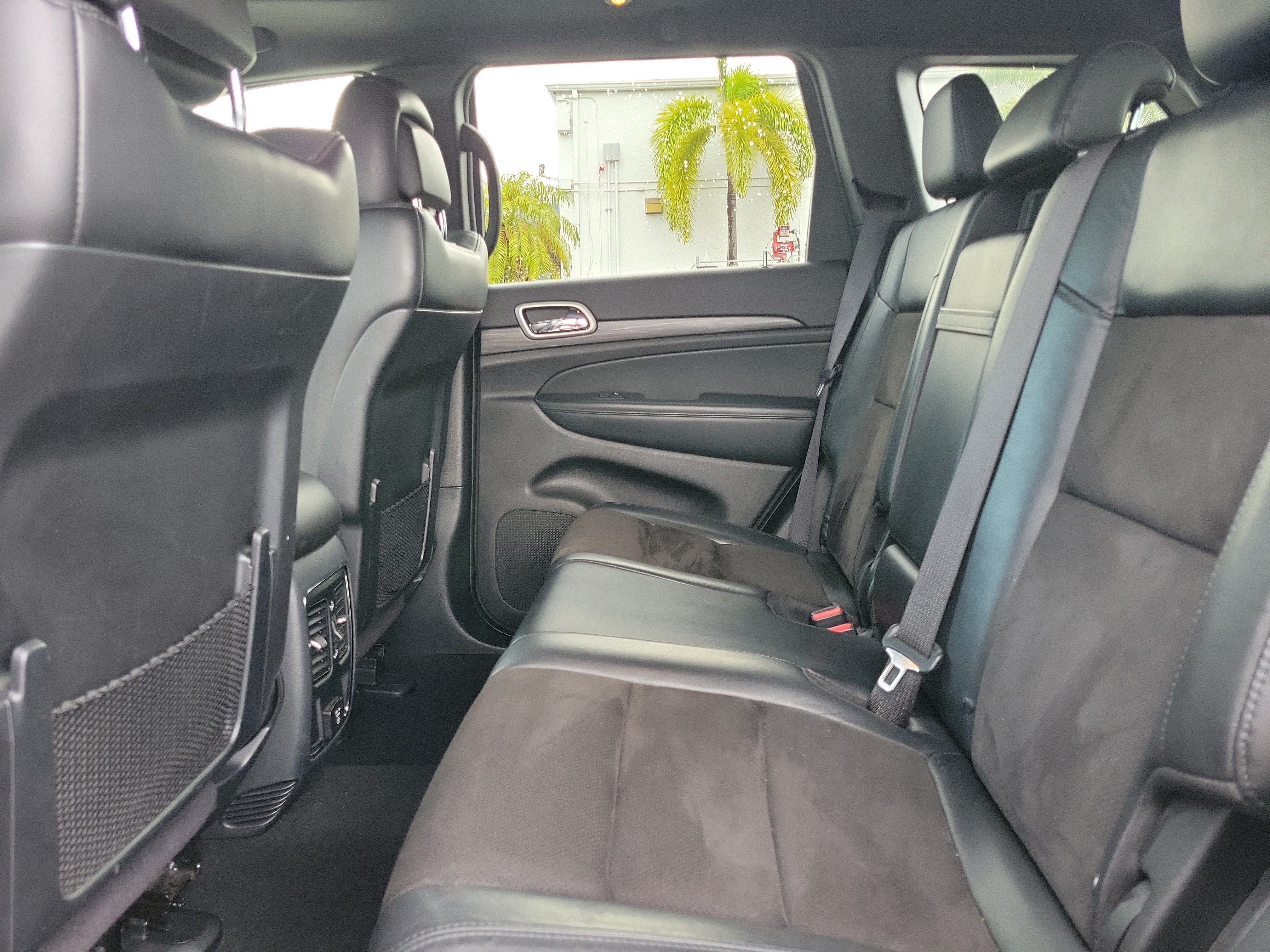 Used 2020 Jeep Grand Cherokee Altitude AWD/4WD image 15