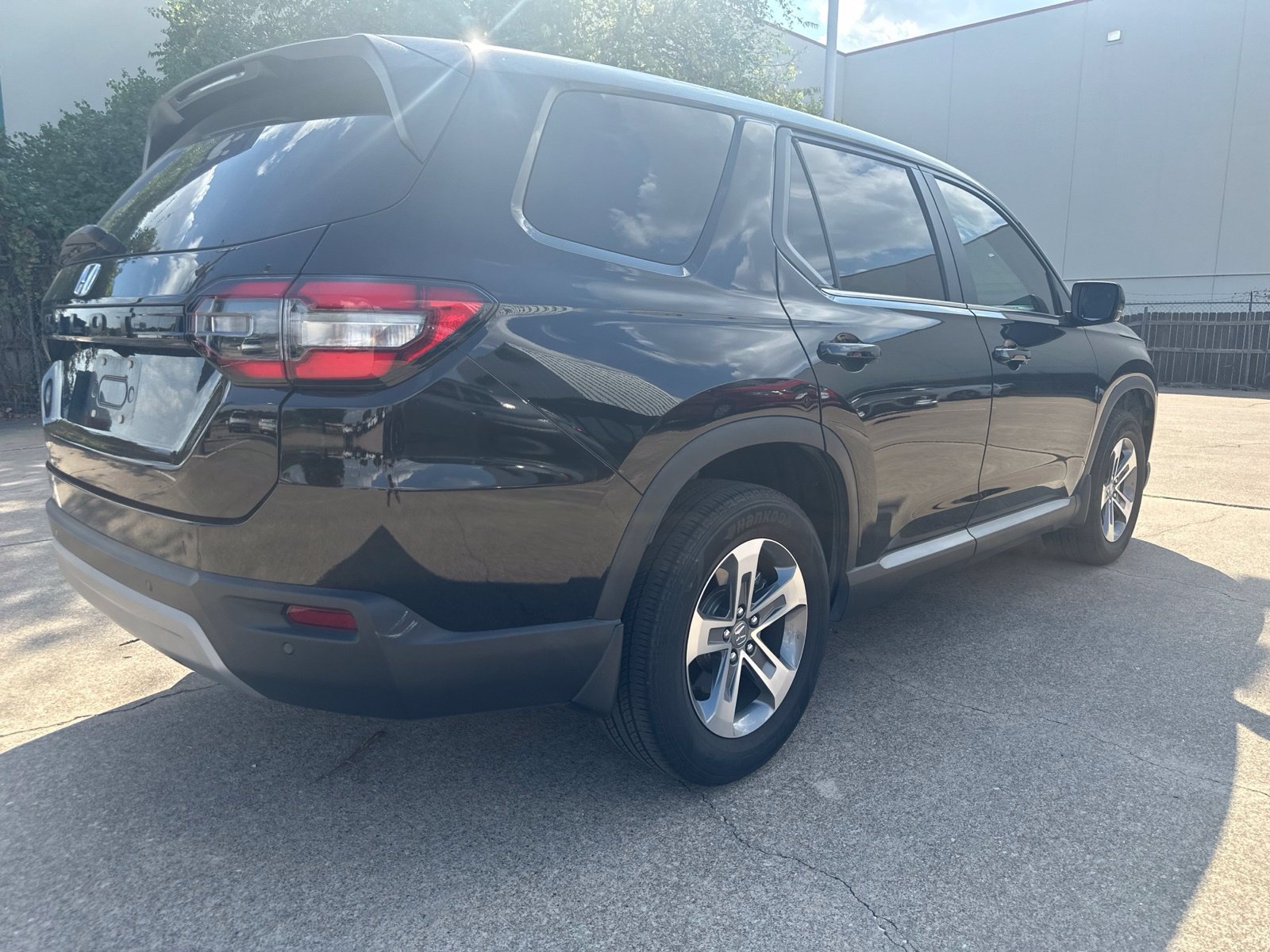 Used 2023 Honda Pilot EX-L image 6