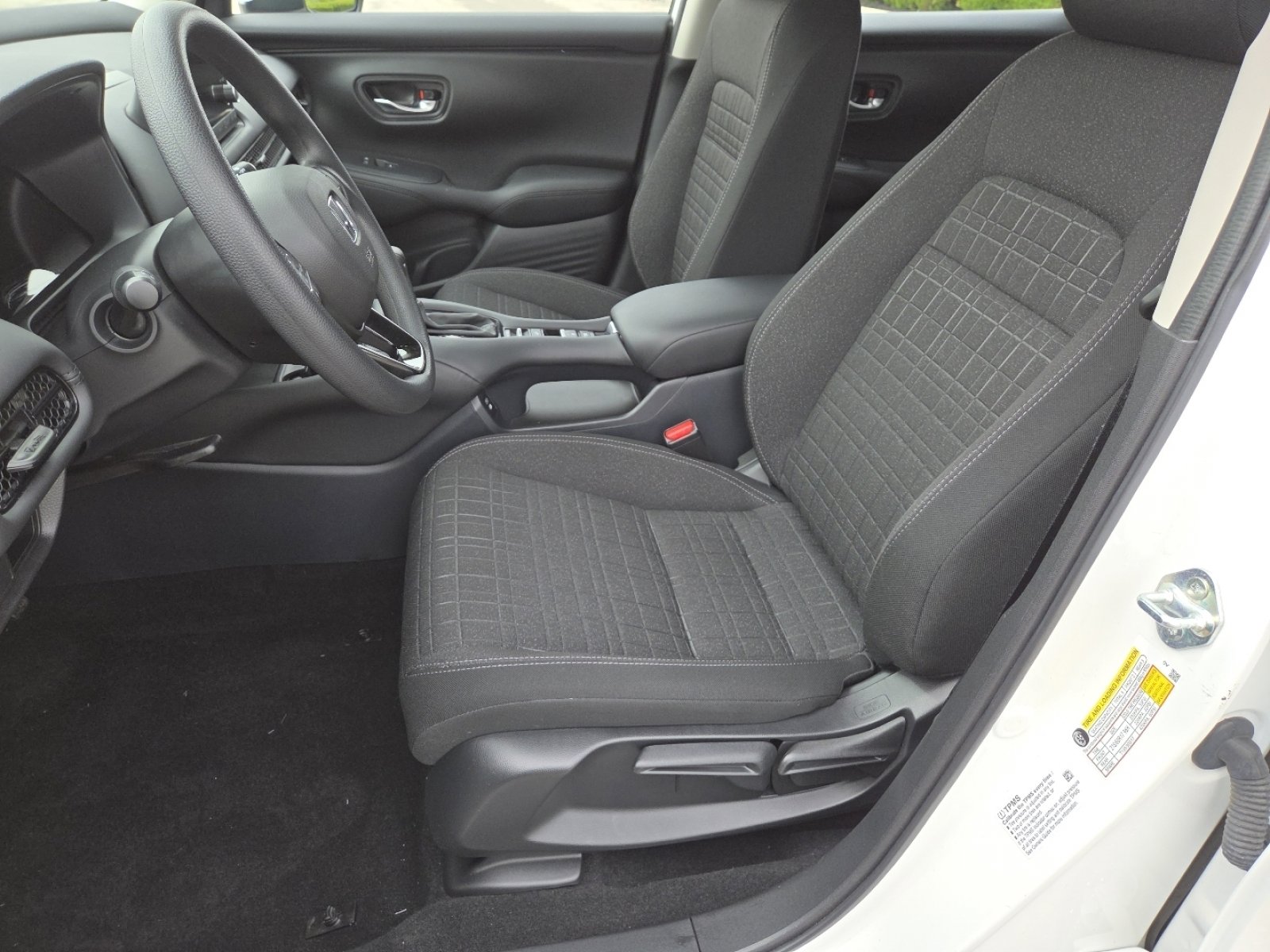 Used 2025 Honda HR-V LX image 23