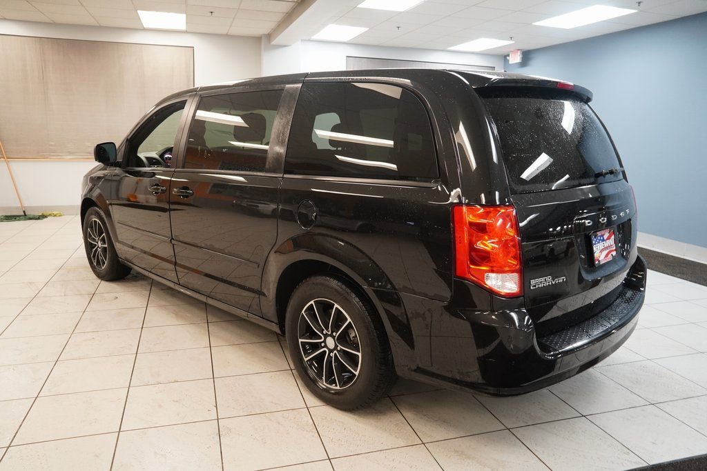 Used 2017 Dodge Grand Caravan SE image 10