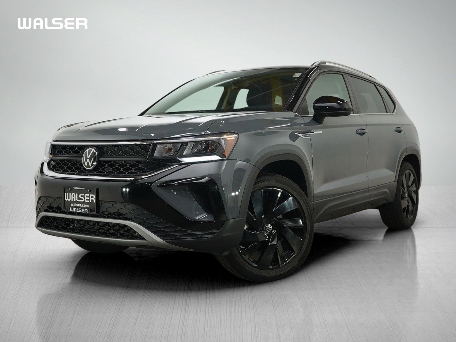 Used 2024 Volkswagen Taos SE AWD/4WD image 1