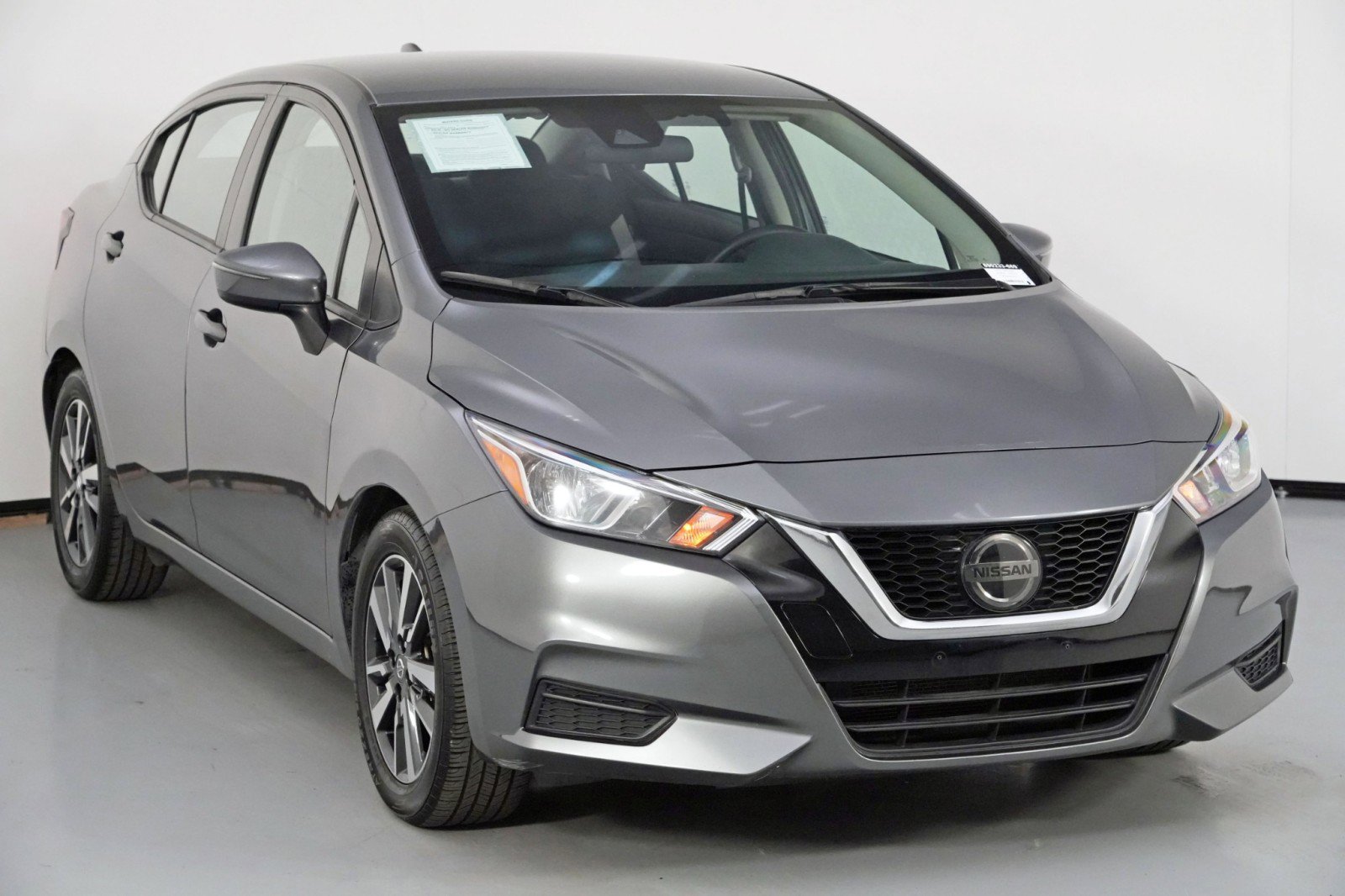 Used 2021 Nissan Versa SV image 45