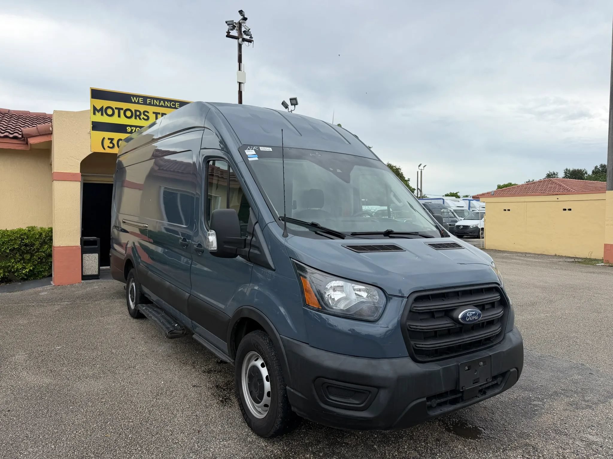 Used 2020 Ford Transit 250 148 High Roof Extended RWD image 9