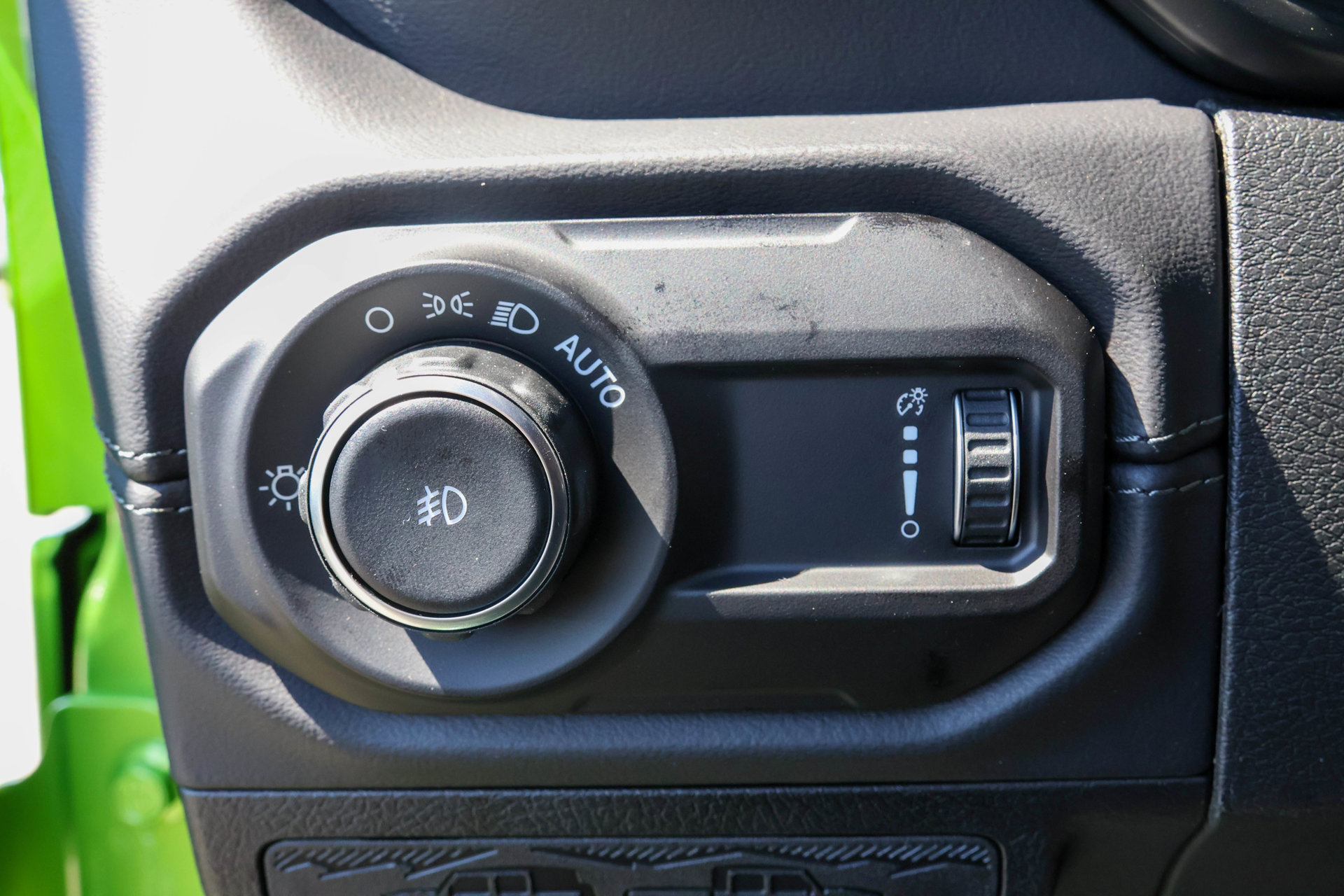 New 2026 Jeep Wrangler Unlimited Sahara AWD/4WD image 32
