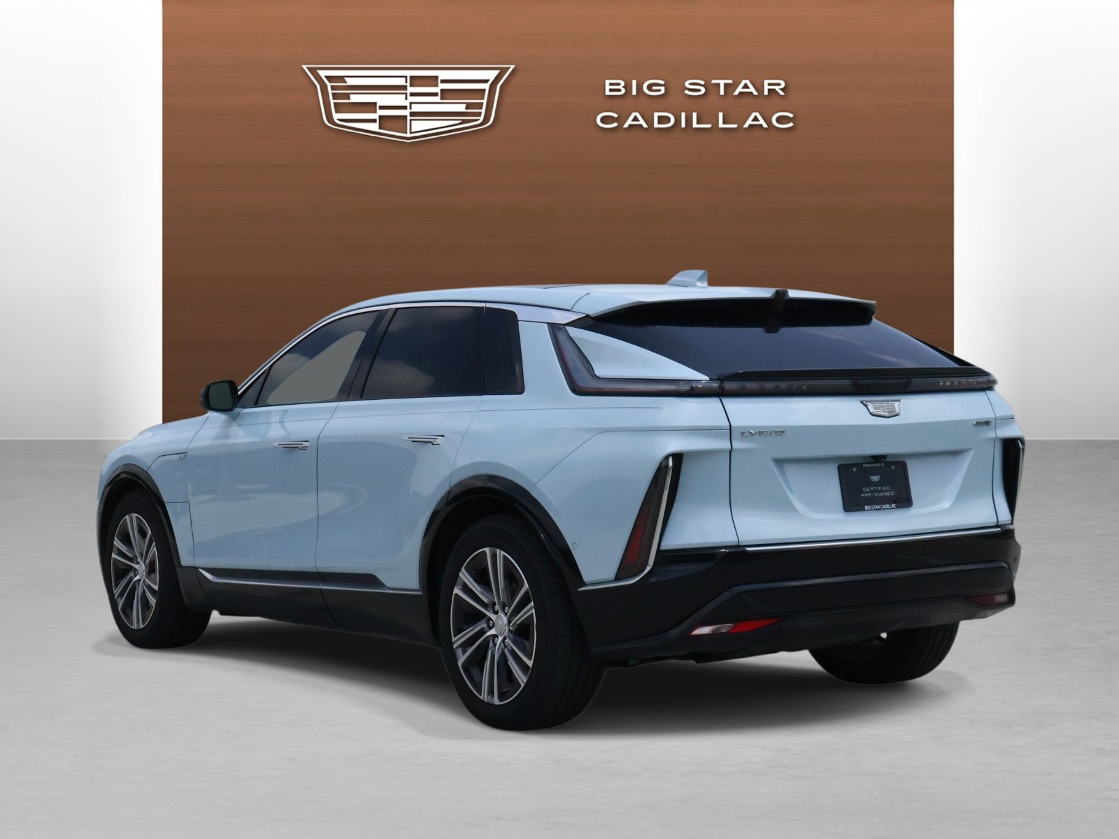 Used 2024 Cadillac Lyriq Luxury RWD image 3