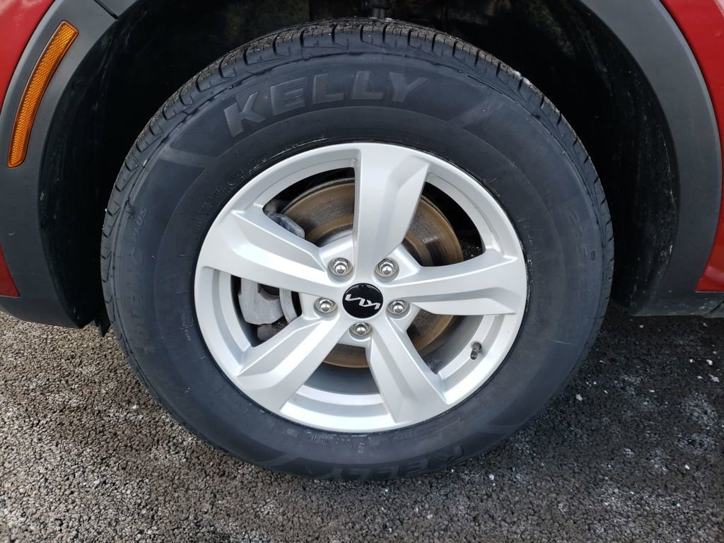 Used 2022 Kia Sorento LX image 24