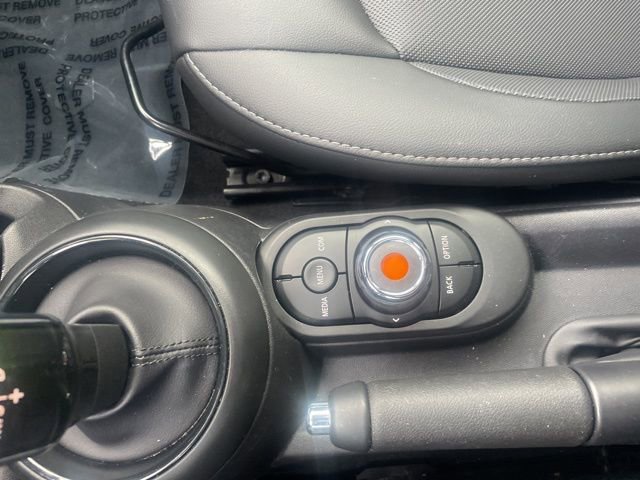 Used 2022 MINI Cooper 4-Door Hardtop image 34