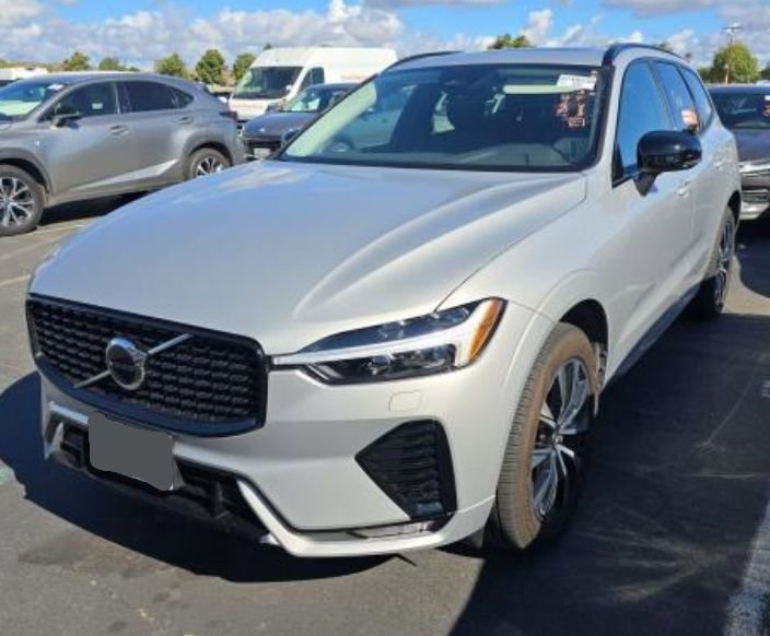 Used 2025 Volvo XC60 B5 Core AWD/4WD image 1